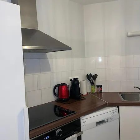 Appartement Meuble - 2 Chambres Montbard Exterior photo