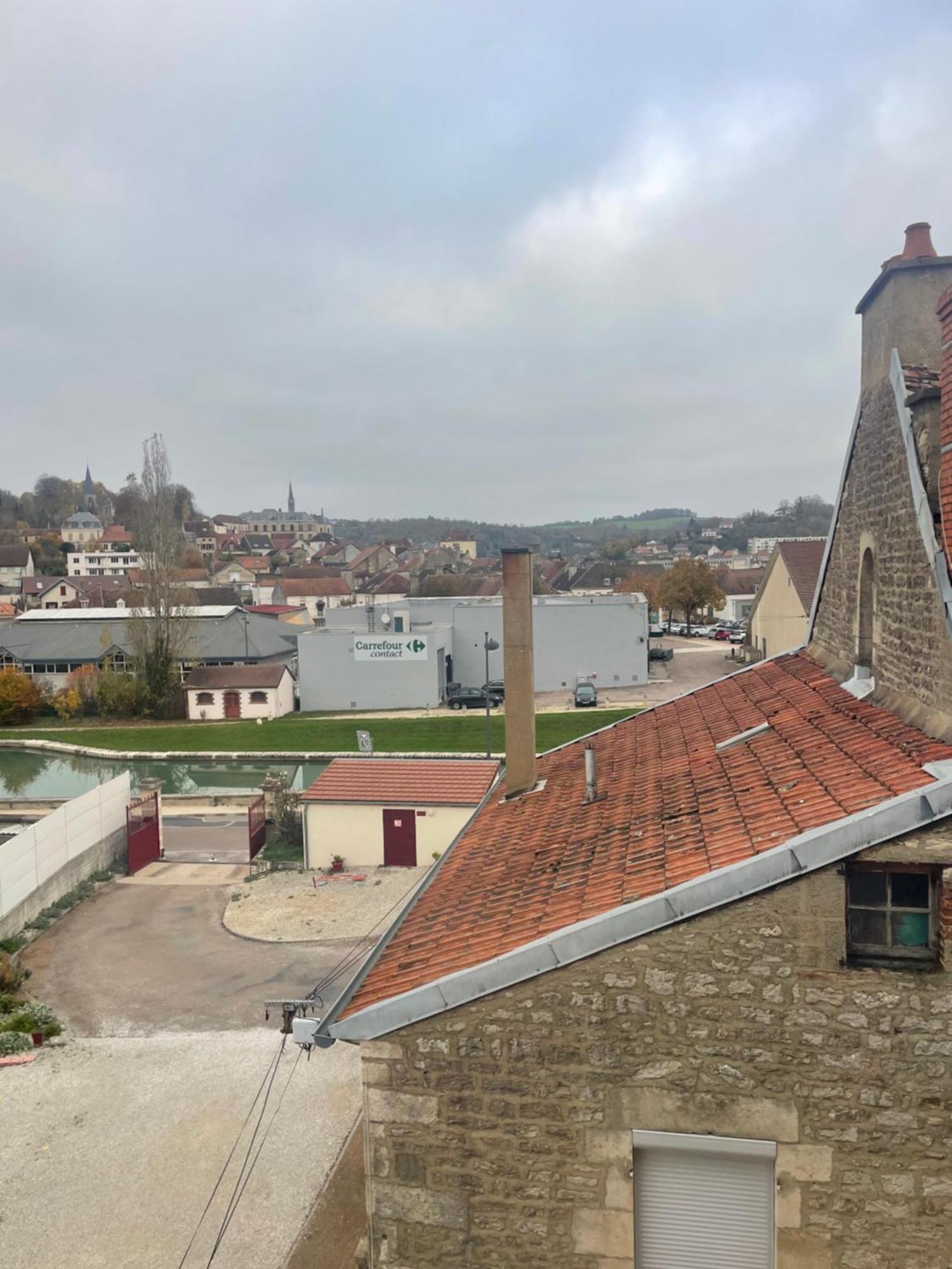 Meuble - 2 * Montbard